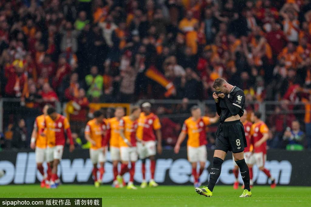 欧冠早报：10人尤文2-5 穆帅战皇马染红+维尼遭种族歧视